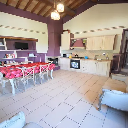 Вилла Spoleto-poolside-slps 20, Gardens, Pool, Jaccuzzi - A Fairy Tale Setting *