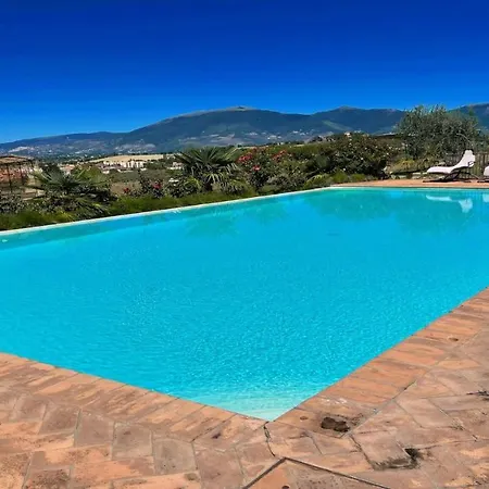 Spoleto-poolside-slps 20, Gardens, Pool, Jaccuzzi - A Fairy Tale Setting Вилла