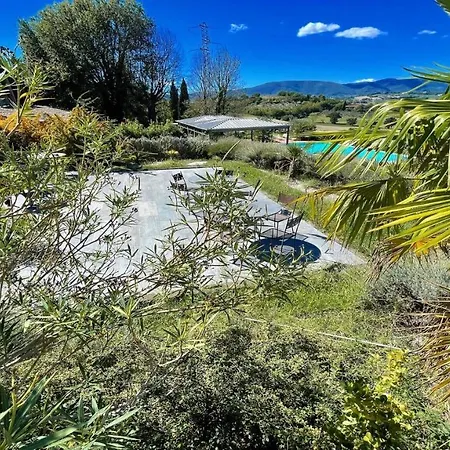 Spoleto-poolside-slps 20, Gardens, Pool, Jaccuzzi - A Fairy Tale Setting Вилла *