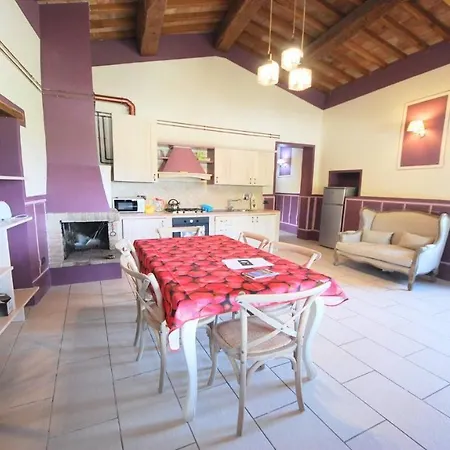 Вилла Spoleto-poolside-slps 20, Gardens, Pool, Jaccuzzi - A Fairy Tale Setting *
