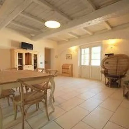 Spoleto-poolside-slps 20, Gardens, Pool, Jaccuzzi - A Fairy Tale Setting