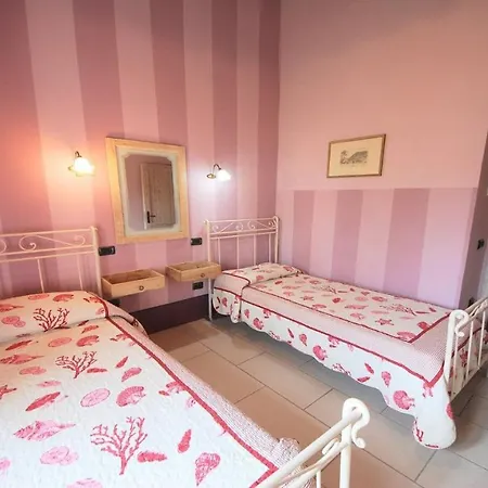 Spoleto-poolside-slps 20, Gardens, Pool, Jaccuzzi - A Fairy Tale Setting