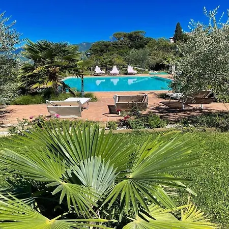Spoleto-poolside-slps 20, Gardens, Pool, Jaccuzzi - A Fairy Tale Setting