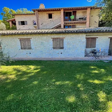Spoleto-poolside-slps 20, Gardens, Pool, Jaccuzzi - A Fairy Tale Setting Вилла
