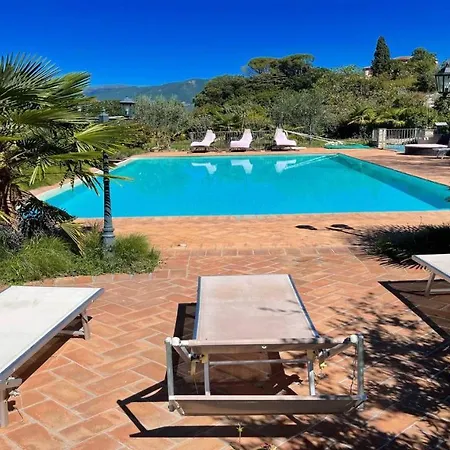 Вилла Spoleto-poolside-slps 20, Gardens, Pool, Jaccuzzi - A Fairy Tale Setting