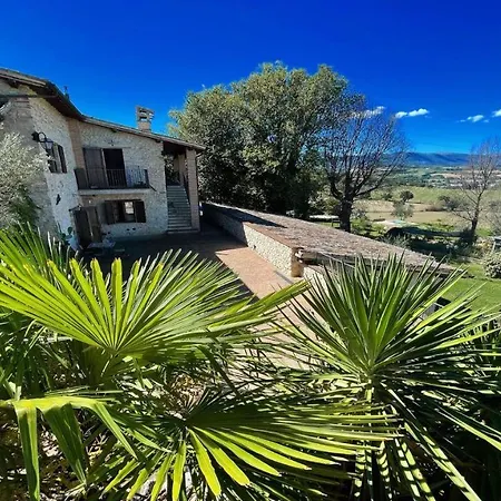 Spoleto-poolside-slps 20, Gardens, Pool, Jaccuzzi - A Fairy Tale Setting